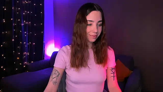 CharliGrace  online show from April 16, 8:15 am