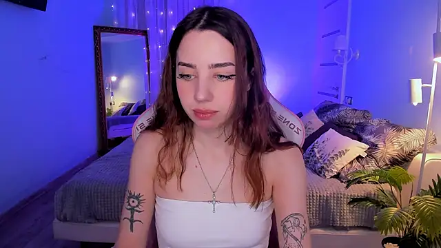 CharliGrace  online show from April 15, 8:09 am