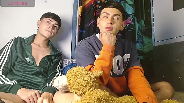 Noah  hot18 online show from April 22, 3:13 am
