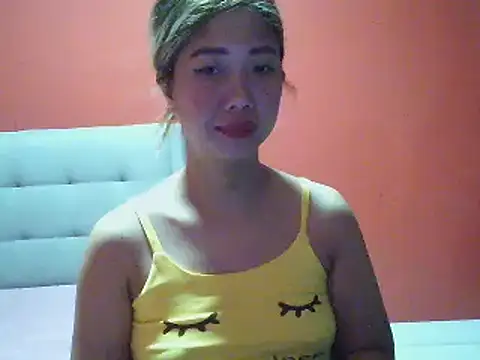 Snapshot of Cutie-Smile chatting on May 18, 9:52 pm Cutie-Smile online show from May 18, 9:52 pm