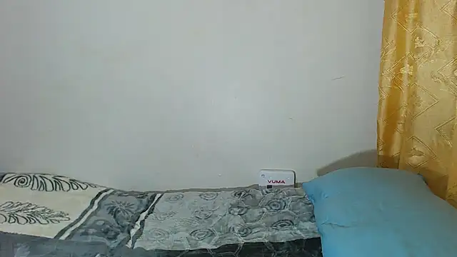 Snapshot of PetiteEbonyBabe_ chatting on May 18, 5:34 am PetiteEbonyBabe online show from May 18, 5:34 am