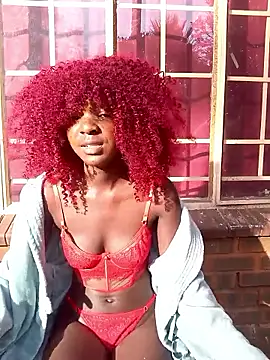 Snapshot of PetiteEbonyBabe_ chatting on May 21, 6:33 am PetiteEbonyBabe online show from May 21, 6:33 am