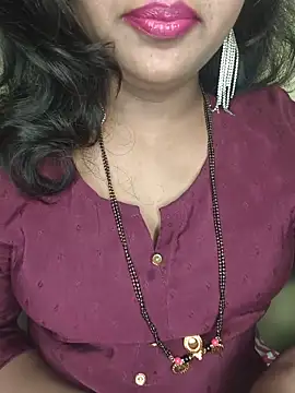 Snapshot of ur_love_kannada1 chatting on June 18, 2:33 pm ur love kannada1 online show from June 18, 2:33 pm