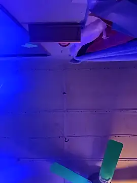 2hot2fun online show from April 18, 7:33 am