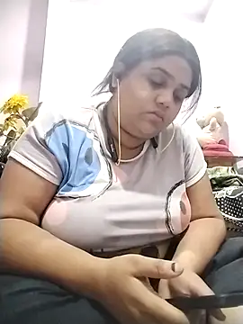 hotsilk21 online show from May 4, 7:06 pm
