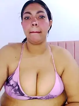 Izel  online show from May 13, 9:22 pm