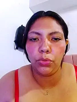 Izel  online show from May 21, 3:04 am