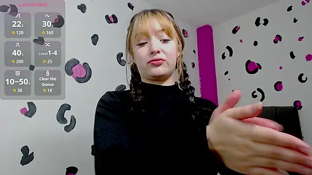 vero doll12 online show from May 28, 1:28 pm