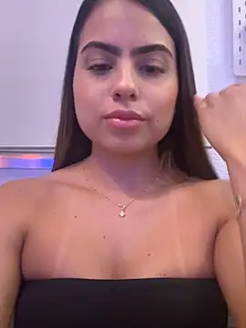 Snapshot of MadisonWilde chatting on May 29, 8:26 pm MadisonWilde online show from May 29, 8:26 pm