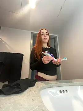 Snapshot of Sapphirelustxo chatting on April 21, 3:29 pm Sapphirelustxo online show from April 21, 3:29 pm