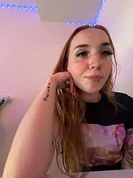 Snapshot of Sapphirelustxo chatting on May 15, 9:35 pm Sapphirelustxo online show from May 15, 9:35 pm