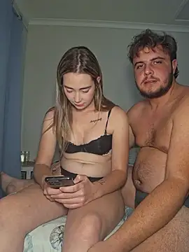 RoxyandRocky online show from April 22, 4:58 pm