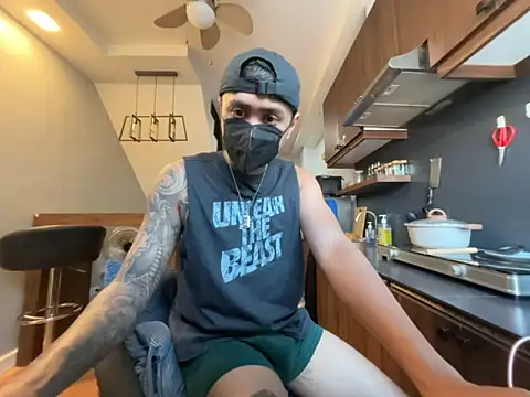 tattoo hottie online show from April 16, 9:32 am