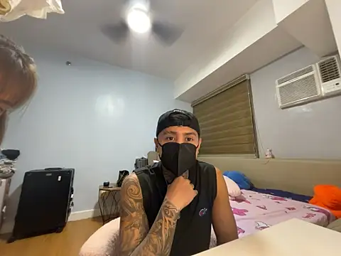 tattoo hottie online show from April 12, 5:38 pm