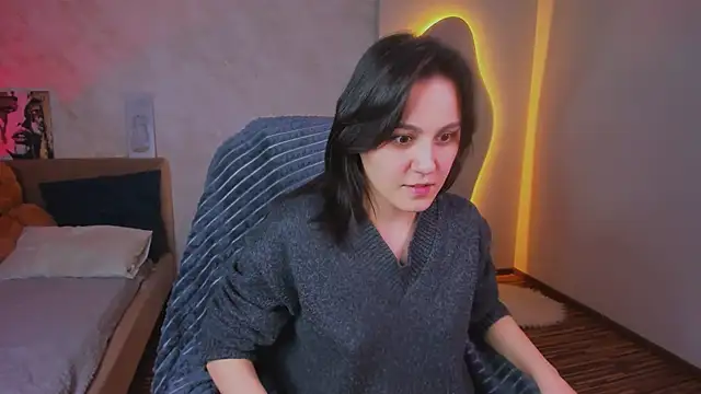 www Lily online show from April 15, 7:58 pm