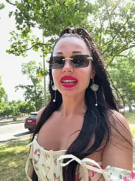 Snapshot of Alenka_ki chatting on July 3, 6:42 am Alenka ki online show from July 3, 6:42 am