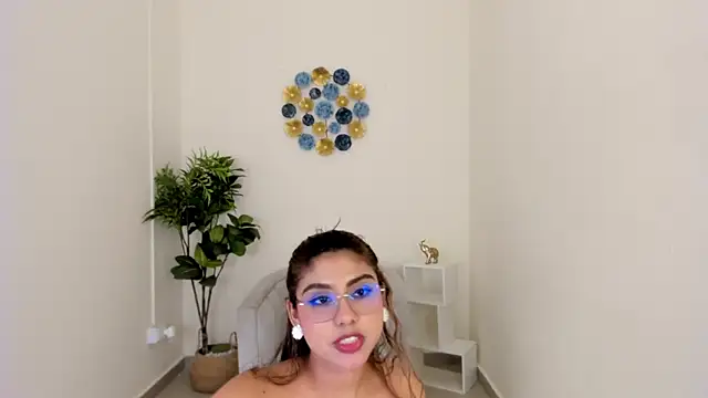 Mallory Lee online show from May 31, 6:09 pm