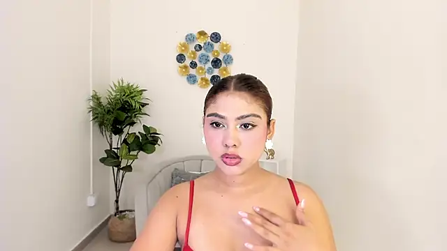 Mallory Lee online show from May 12, 12:55 pm