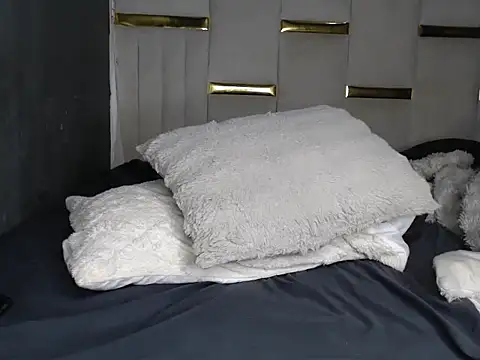 CreamyPussy95 online show from April 10, 8:16 pm