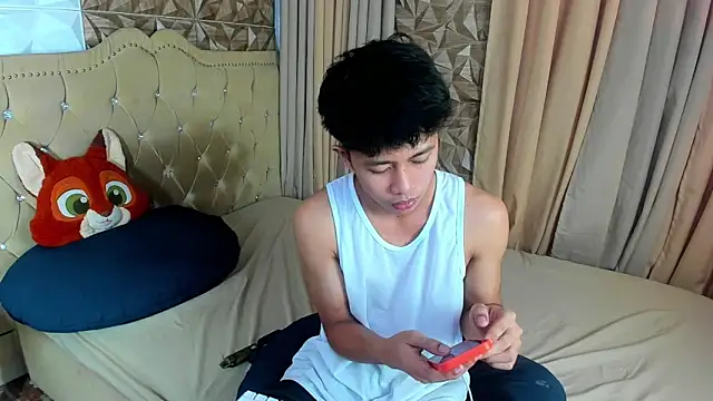 roberthugecock online show from May 17, 4:34 am