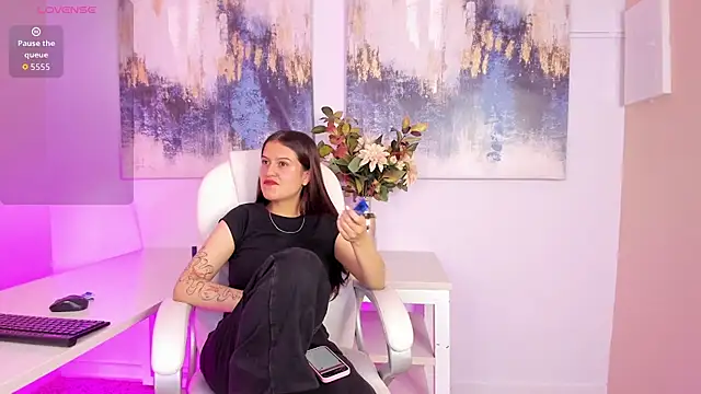 madydoll  online show from July 14, 9:21 pm