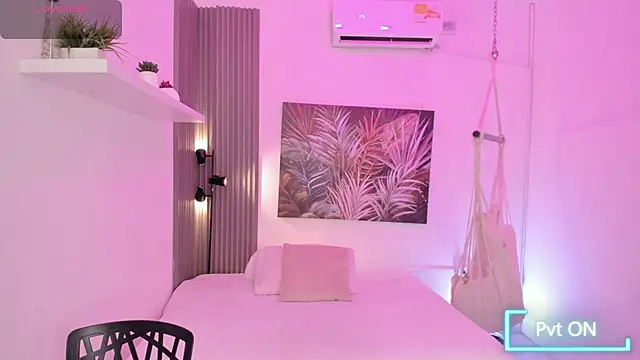 ivania lua online show from April 14, 1:49 pm