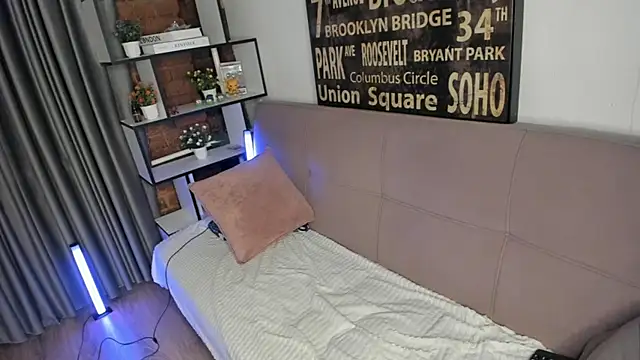 TwinkWhite online show from May 12, 8:59 pm