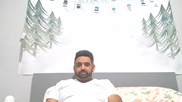 Snapshot of cumshoweruk chatting on June 21, 6:41 am cumshoweruk online show from June 21, 6:41 am
