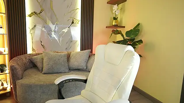 BrianaLane online show from May 12, 3:29 pm