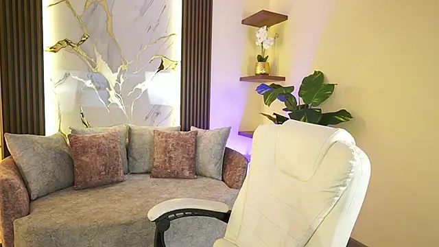 BrianaLane online show from May 4, 6:44 pm