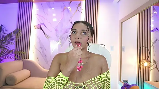 BrianaLane online show from June 9, 7:15 pm