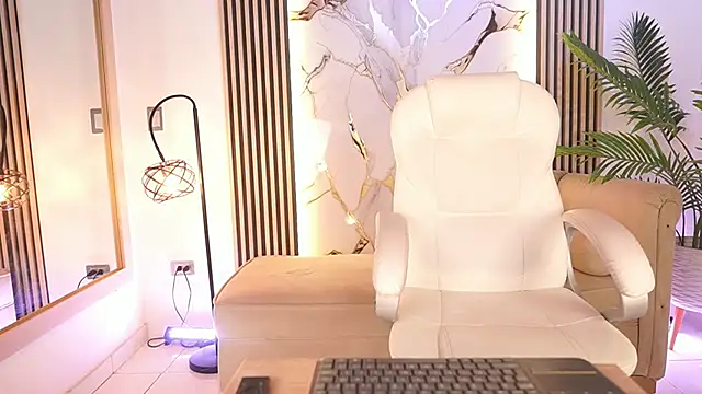 BrianaLane online show from May 23, 7:02 pm