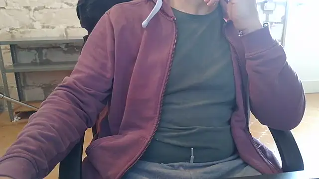 brunosso85ita online show from April 16, 12:39 pm