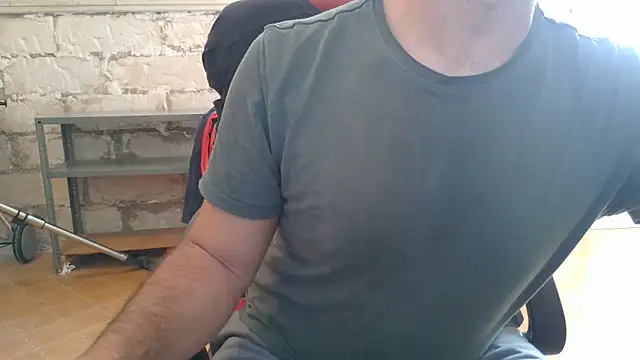 brunosso85ita online show from April 18, 1:13 pm