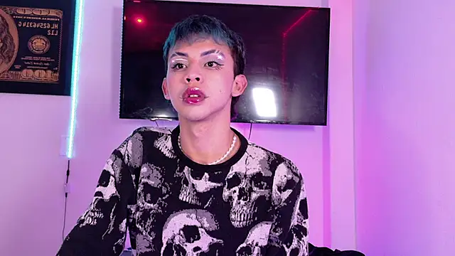 Snapshot of Apolo_Prince1 chatting on June 24, 3:43 pm Apolo Prince1 online show from June 24, 3:43 pm