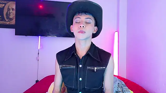Snapshot of Apolo_Prince1 chatting on June 5, 7:52 pm Apolo Prince1 online show from June 5, 7:52 pm