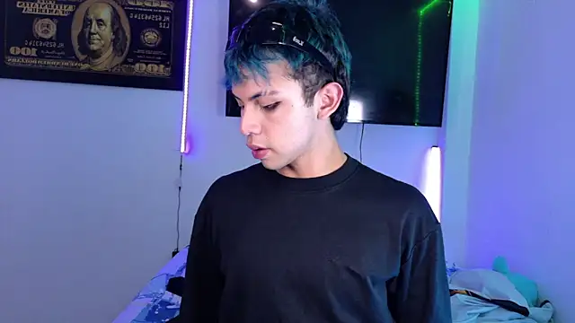 Snapshot of Apolo_Prince1 chatting on July 1, 10:10 pm Apolo Prince1 online show from July 1, 10:10 pm