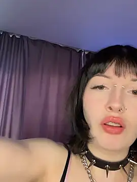 virusDoll online show from May 28, 2:23 pm