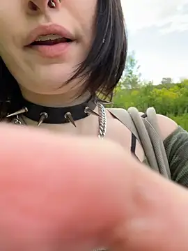 virusDoll online show from May 27, 1:18 pm