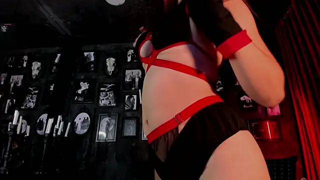 Snapshot of Hanna_Hex chatting on June 20, 12:32 pm Hanna Hex online show from June 20, 12:32 pm