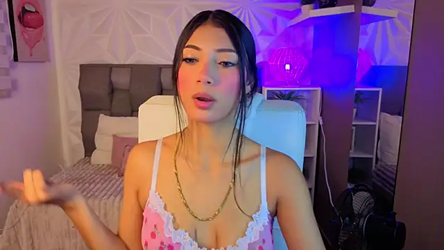 Snapshot of Perlaa_moon_ chatting on June 1, 12:38 pm Perlaa moon online show from June 1, 12:38 pm