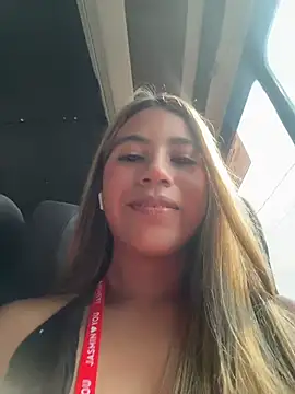 Kimmiebellarie online show from April 28, 2:21 pm