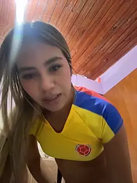 Kimmiebellarie online show from June 17, 3:00 pm