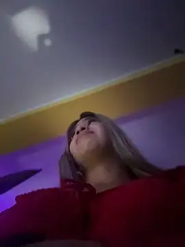 Kimmiebellarie online show from May 3, 4:28 am