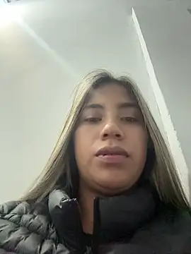 Kimmiebellarie online show from April 18, 1:52 am
