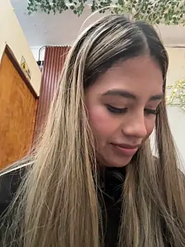 Kimmiebellarie online show from June 9, 1:12 pm