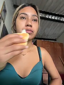 Kimmiebellarie online show from June 14, 4:52 pm