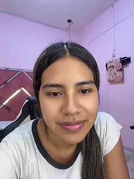 Kimmiebellarie online show from April 17, 12:19 pm