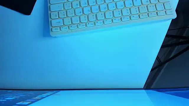 Snapshot of britanny_jones1 chatting on May 19, 9:55 pm britanny jones1 online show from May 19, 9:55 pm