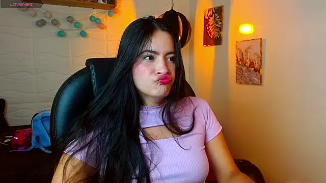 Snapshot of rosaleia_ chatting on June 5, 4:39 am rosaleia online show from June 5, 4:39 am